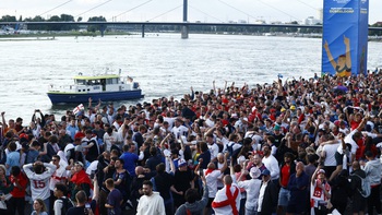 Trước trận bán kết Anh - Hà Lan: CĐV Anh méo mặt vì chi phí