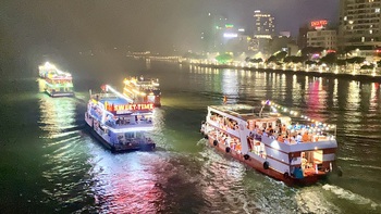 'Cháy' vé xem pháo hoa Đà Nẵng, khách sạn du thuyền cũng hết chỗ