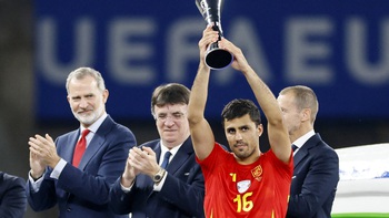 Rodri sáng cửa đoạt Quả bóng vàng 2024
