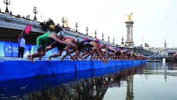 Bên bờ sông Seine, ngồi xem Olympic