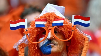 Rực rỡ sắc màu từ các cổ động viên ở Euro 2024