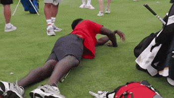 Video: Tuyển Anh nhàn nhã đùa giỡn trên sân golf trước bán kết Euro