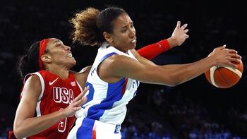 Thắng kịch tính Pháp, Mỹ lần thứ 10 giành HCV bóng rổ nữ Olympic