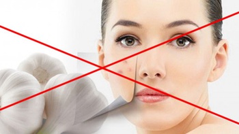 Coi chừng 'tiền mất tật mang' với trend dùng tỏi trị mụn