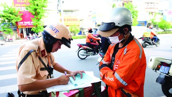 Tòa án xử phạt vi phạm giao thông: tại sao không?