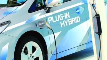 Xe điện 2025: Thêm một năm bước đệm