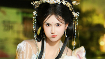 ‘Nữ thần điền kinh’ Xia Sining hóa 'thần tiên tỉ tỉ' mừng xuân