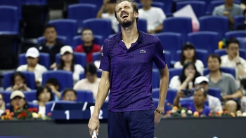 Medvedev tố trọng tài ‘đe dọa’ mình trước khi bỏ cuộc ở China Open