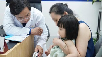 Thói quen mút núm vú giả và những hệ lụy đến răng miệng, ngôn ngữ, tai mũi họng của trẻ