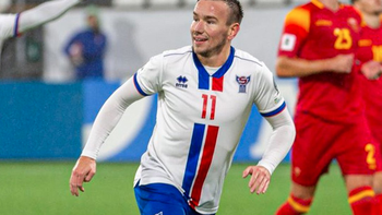Anh chàng bán pizza thành người hùng World Cup của Quần đảo Faroe