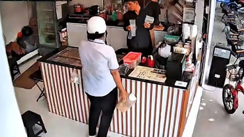 Nhân viên bán trà sữa ngơ ngác khi bị khách troll