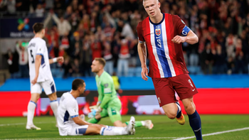 Erling Haaland hai lần đá hỏng 2 phạt đền vẫn có hat-trick