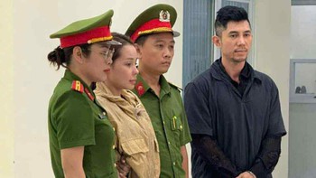 Người đồng hành cùng Ngân 98 là ai?