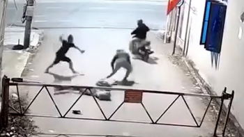 Hai tên trộm chó bị cả xóm dạy cho một bài học nhớ đời