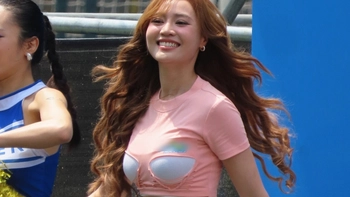 Ninh Dương Lan Ngọc diện crop top kỳ lạ gây bàn tán