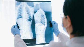 Năm 2050: Bác sĩ của bạn có thể là AI