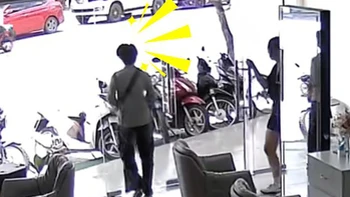 Thanh niên u đầu vì kính cường lực
