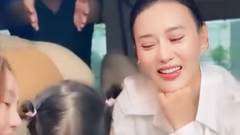 Phương Oanh bất ngờ xuất hiện sau ồn ào Shark Bình