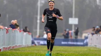 Imogen Simmonds thoát án doping vì bị bạn trai ‘lây’ chất cấm