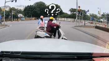 Pha bẻ lái của ninja lead khiến ai cũng bất ngờ vì quá khó hiểu