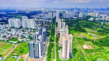 Giá chung cư bằng giá nhà liền thổ: hợp lý hay ảo?