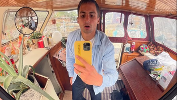 Thủ môn Tottenham bất ngờ giải nghệ ở tuổi 26 để theo đuổi đam mê nhiếp ảnh