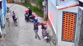 Hai nữ sinh nhanh trí giúp chủ nhà không bị trộm xe máy