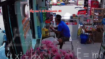 Thanh niên bị nhức đầu vào tiệm thuốc tây hỏi mua panasonic