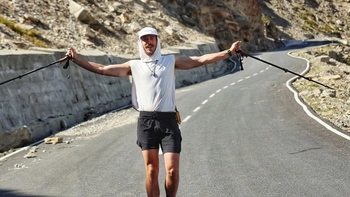 Người đàn ông mắc u não chạy bộ 4.000km xuyên Ấn Độ