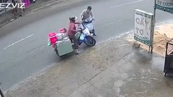 Bị đấm không trượt phát nào vì vô cớ gây sự với người phụ nữ