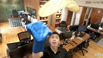 Lấy giẻ lau che camera theo chủ tịch thành... trào lưu