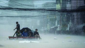 Sông trên trời, lũ dưới đất