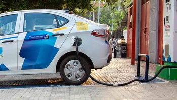 Xe điện đi 226.000km trong 3 năm, pin không hề chai một chút nào dù thường sạc nhanh