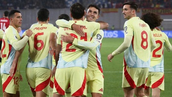 Tuyển Tây Ban Nha lập kỷ lục với 30 trận bất bại liên tiếp