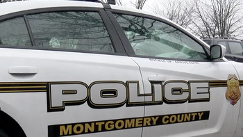 Vợ 'chơi khăm' báo nhà bị trộm, chồng gọi cảnh sát và cái kết... ối giời ơi