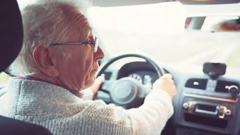 Lái xe đi khám răng theo GPS, một cụ ông vượt nhà hơn 1.500km