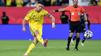 Tim Ronaldo 'loạn nhịp' khi thực hiện quả phạt đền trước Al Fayha