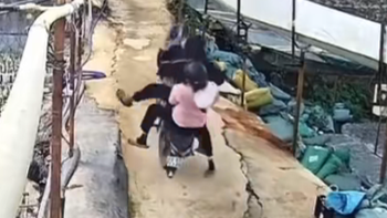 Thanh niên thích thể hiện và cái kết... ê hết cả mông