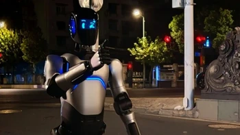 Người máy Trung Quốc đi bộ hơn 100km lập kỷ lục Guinness