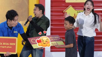 Cậu bé vỡ òa khi rút được bảng thưởng có số tiền mà mơ cũng không dám nghĩ