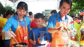 Bạn trẻ không ngại yêu, chỉ ngại kết hôn và sinh con