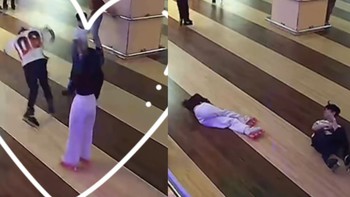 Đang trượt patin thì gặp 'chân ái'