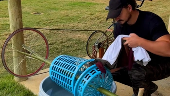 Chàng trai thiết kế 'máy giặt chạy bằng cơm' cực đỉnh