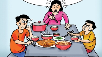 Khi bạn sống đủ lâu để thấy người nghèo... chỉ có thịt để ăn