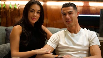 Ronaldo tiết lộ câu hỏi bất ngờ của Georgina khi được cầu hôn