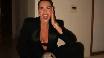 Sabalenka rạng rỡ ăn mừng kết thúc năm 2025 với ngôi số một thế giới