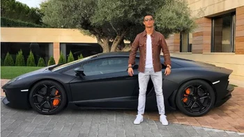 Cristiano Ronaldo sở hữu hơn 40 siêu xe nhưng nhiều chiếc 'chỉ để ngắm'