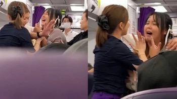 Nữ du khách làm trễ chuyến bay vì đòi ngồi gần bạn trai