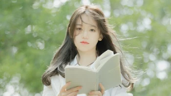 Con gì càng chạy nhanh càng đứng yên một chỗ?