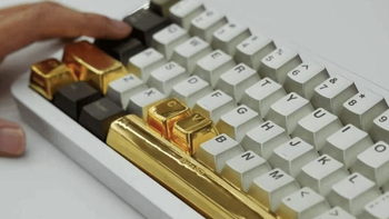 Công ty 'nhà người ta' tặng nhân viên phím bấm 10 chỉ vàng